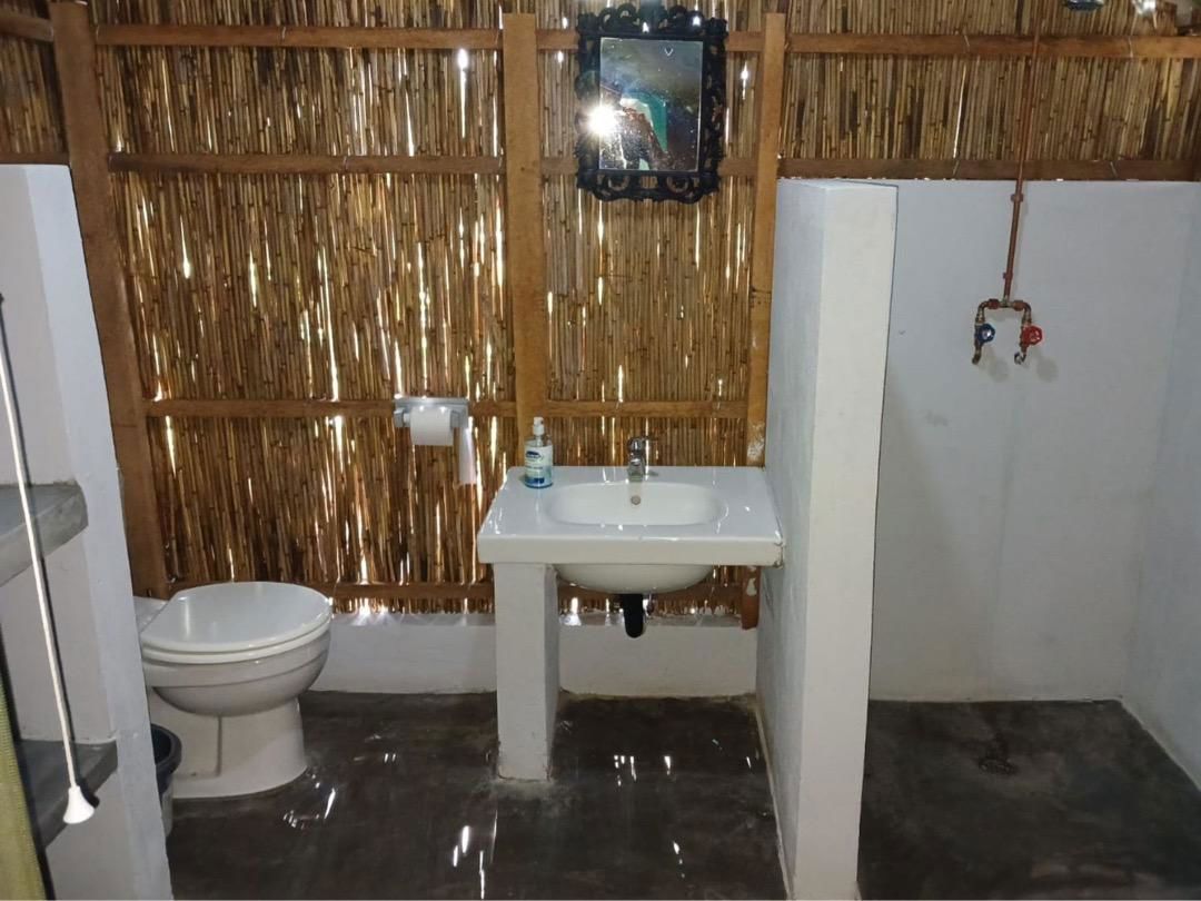 Safari Tent & En-suite Bathroom 4 2