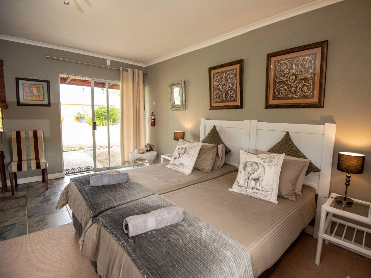 Twin Room with Dam View 1