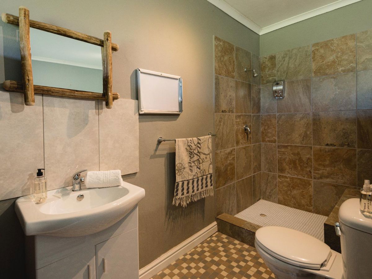 Single En-Suite with Dam View 3