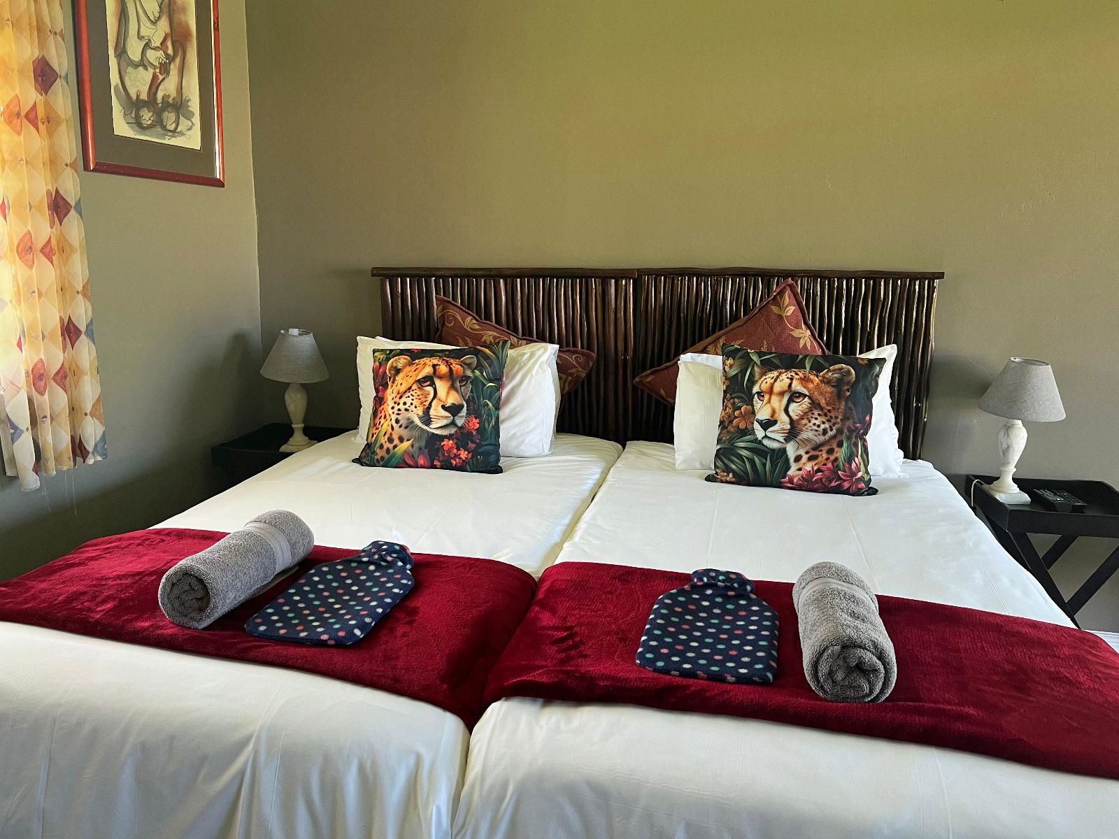 Twin Room with Dam View 2