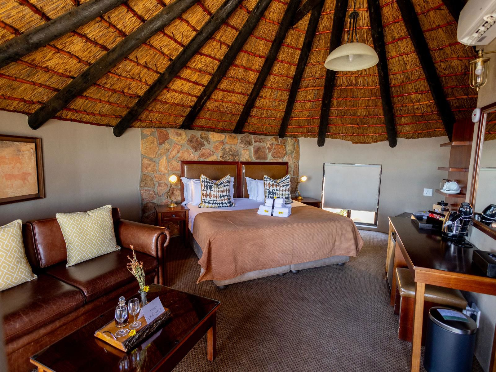 Hut Suite 1 4