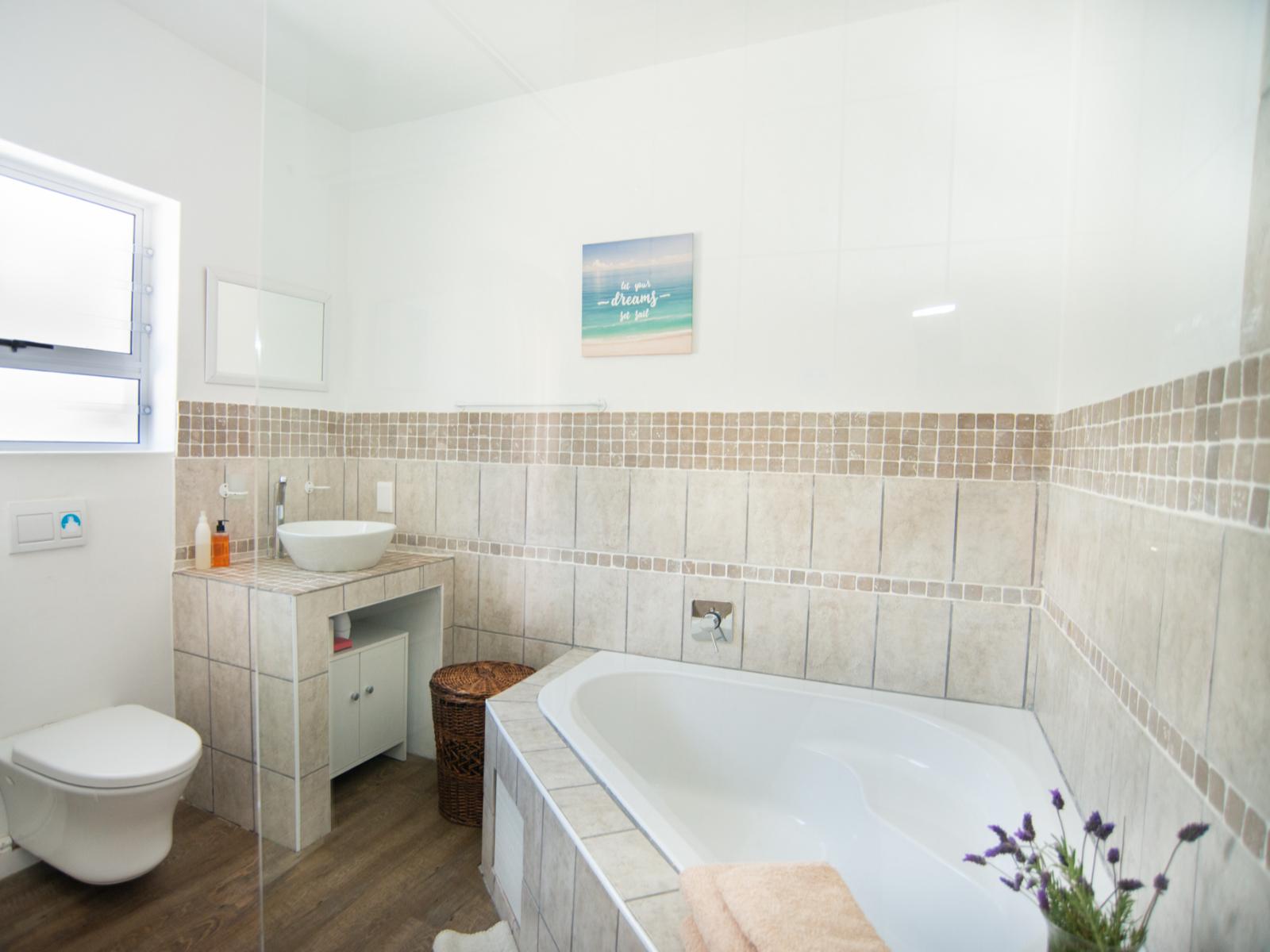 Fynbos Self Catering Luxury Apartment 4