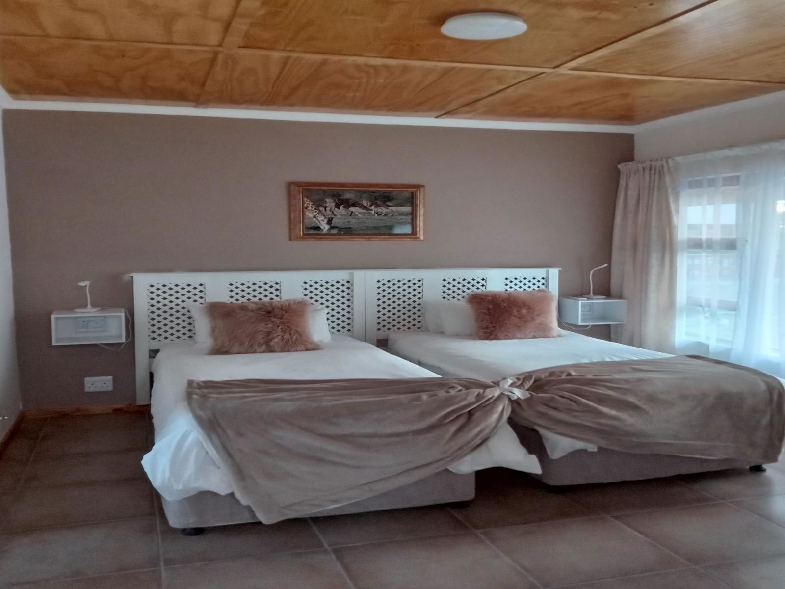 Deluxe Suite 4