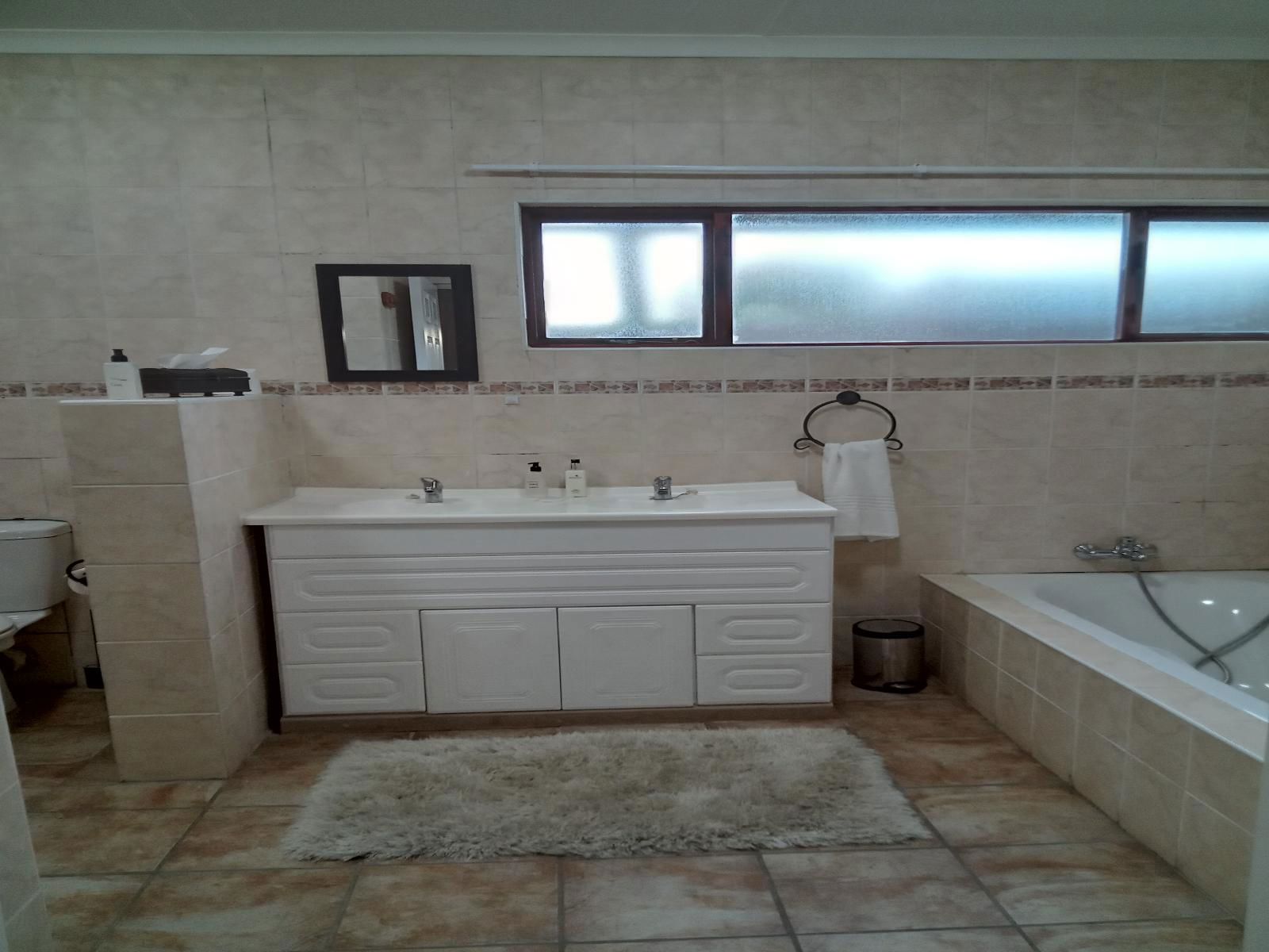 Deluxe Suite 2