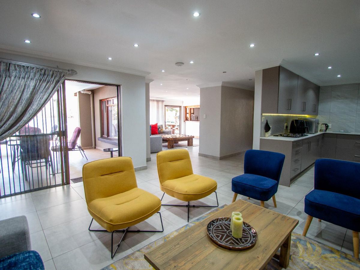 Luxury Queen Suite