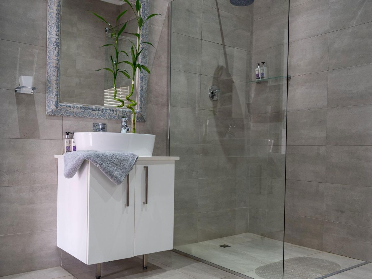 Luxury Queen Suite 4