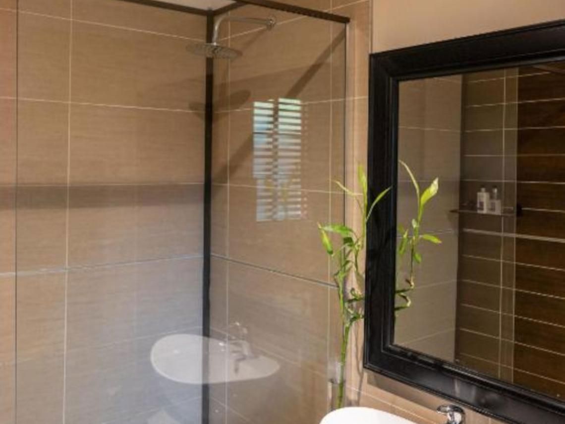 Luxury Self-catering Apartment 4
