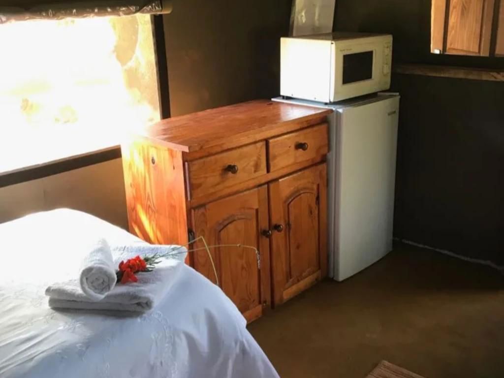 Tent House 1 (single beds) 2