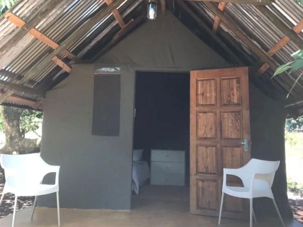 Tent House 2 (single beds)
